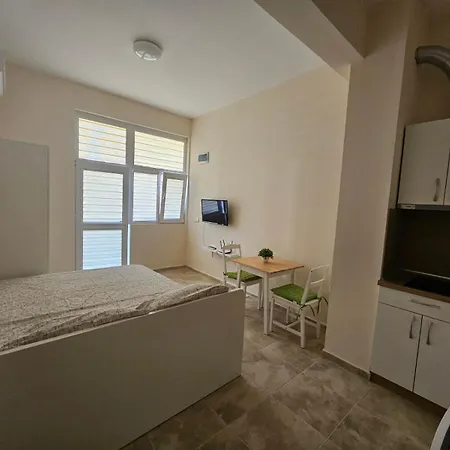 кастро2-castro Apartments2 * צרבו